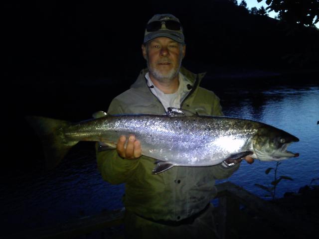 Stefan Möller med Gaulalax 6,5 kg på Helgemosträckan